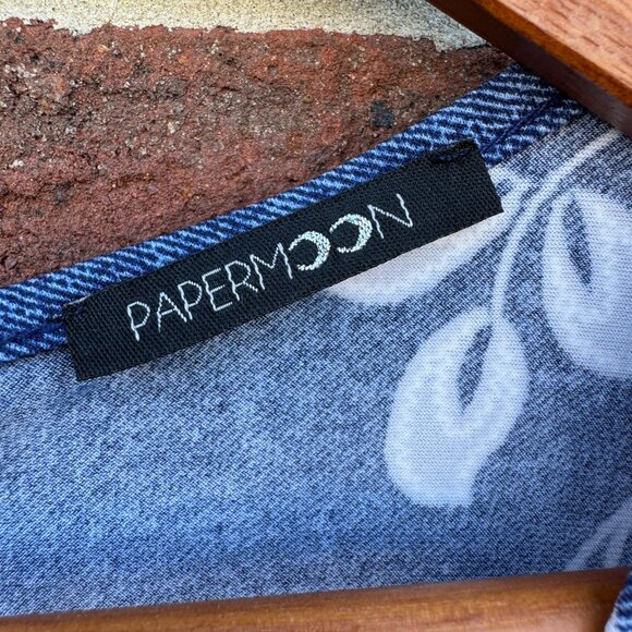 Papermoon Sleeveless Knit Top Medium Blue White Embroidered Flowers Cottagecore - Picture 8 of 8